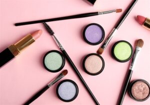 دلیل حساسیت‌زا بودن برخی مواد آرایشی/علائم حساسیت چیست؟