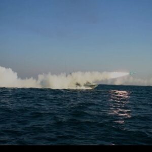 نیروی دریایی سپاه در خلیج فارس و تنگه هرمز رزمایش برگزار می‌کند