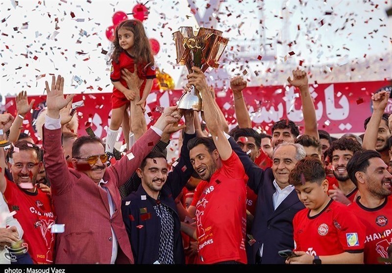 بازی‌های خطرناک و نخ‌نماشده مالک تراکتور/ کوبیدن زنوزی بر طبل تفرقه