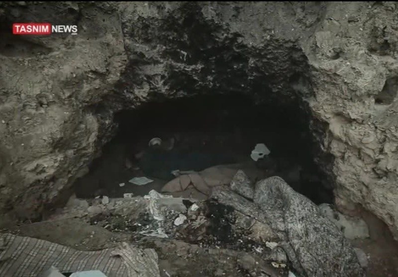 "دخمه‌خوابی" و "غارخوابی" در قلب گلستان ایران/‌ ته خط زندگی در زیر پای تاریخ + فیلم