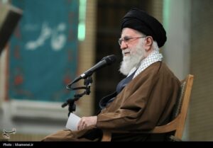 رهبر انقلاب: جوانان ما جوانان خوبی هستند؛ لزوم تبیین هنرمندانه ارزش‌های دفاع مقدس برای آنان