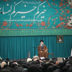 امام خامنه‌ای: زن، کارگزار خانه نیست، مدیر است