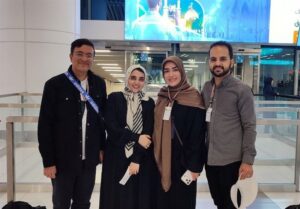 مدینه در انتظار دل‌های جوان/روایت خبرنگار تسنیم از بدرقه کاروان عمره دانشجویی