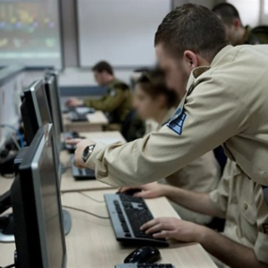 تکیه بر باد: از هک تلفن همراه 11 وزیر اسرائیلی تا افشای اطلاعات معماران گنبد آهنین