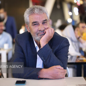 جعفر دهقان تجلیل شد؛ هنرمندی با کارنامه‌ای غنی اما به دور از منیت