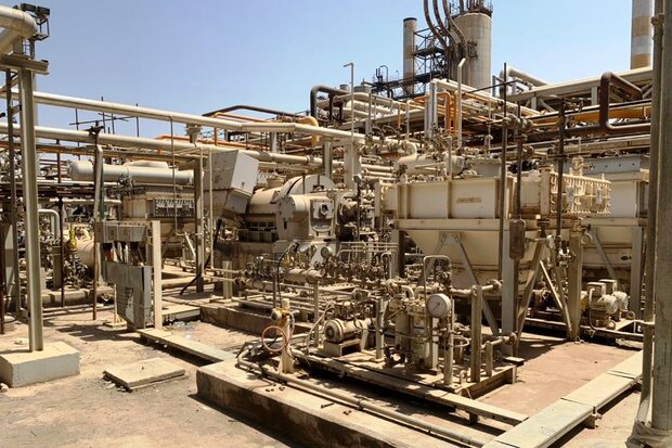 ضرورت احیای تولید و رفع موانع در پتروشیمی آبادان