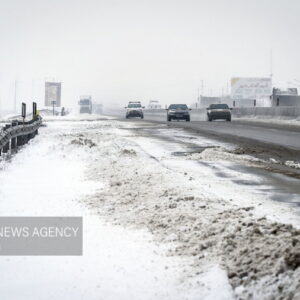بارش برف در محورهای مواصلاتی استان زنجان