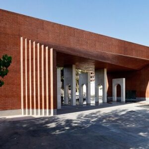 توسعه آزمایشگاه آموزشی خودروی برقی در دانشگاه شریف