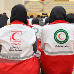 عزتی: ۶۰۰ هزار داوطلب در اجرای پویش‌های هلال احمر مشارکت کردند