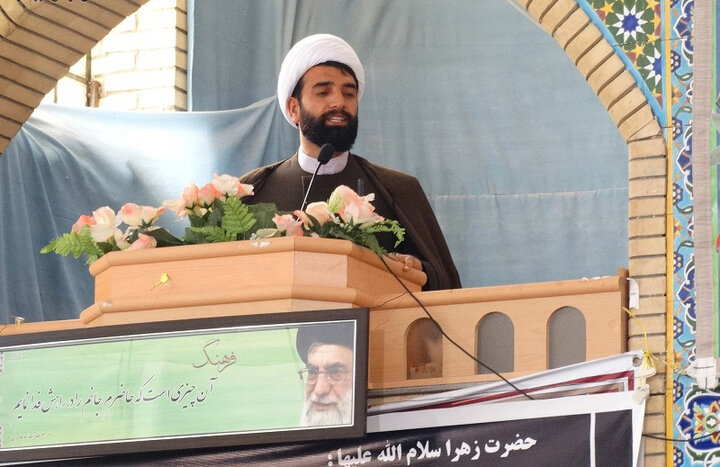 امام جمعه داراب: نااطمینانی اقتصادی و قطبی‌سازی ابزار دشمن است