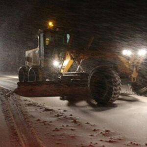 ناصری: برف و کولاک ۳ جاده شهرستان فریمان را مسدود کرد