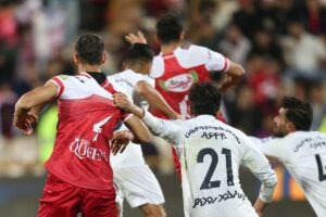 پرسپولیس به دنبال سبقت از پیکان/ تراکتور در اندیشه نزدیک شدن به صدر