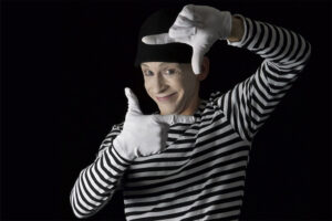 احمدی: پانتومیم نقش مهمی در تقویت خلاقیت و تاب‌آوری اجتماعی دارد