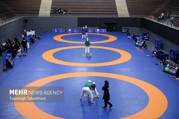 استقبال جویباری‌ها از قهرمانان جهانی کشتی بانوان