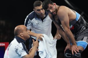 جدال دیدنی روس‌ها در لیگ ایران؛ شاه‌ماهی کشتی ایران روی تشک می‌رود