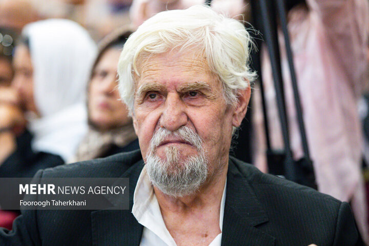 عنایت‌بخشی مجدد در بیمارستان بستری شد