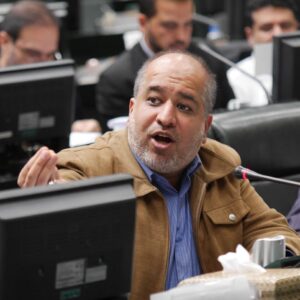 خضریان: مشکلات صنفی و رفاهی دانشجویان باید رفع شود