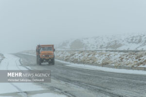 آخرین وضعیت جوی محورهای مواصلاتی کشور؛ ترافیک سنگین در آزادراه‌ها