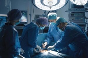 جراحی موفقیت‌آمیز برداشتن توده ۲ کیلویی در قم