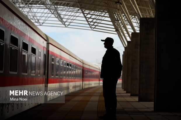 مالکیت رجا به راه‌آهن بازگشت