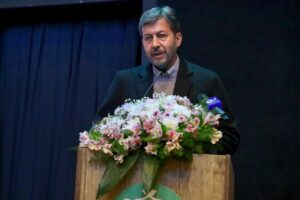 استاندار اصفهان: بارگذاری صنایع بزرگ بر زاینده‌رود متوقف شد