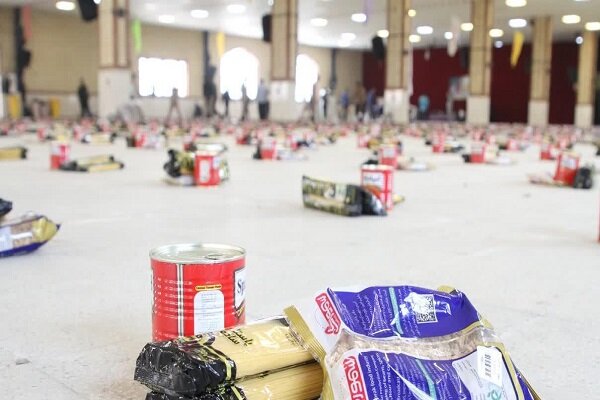 ۶۰ بسته معیشتی شب یلدا به خانواده زندانیان نائین اهدا شد