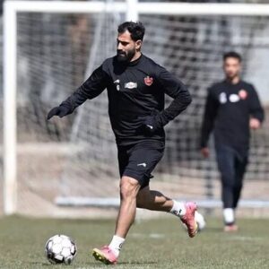 تشویق دو پرسپولیسی و استقلالی در ورزشگاه/ بازدید اوسمار از دروازه‌ها