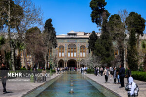 گشایش نمایشگاه «از گوهر خراسان تا یلدای گلستان» در کاخ گلستان