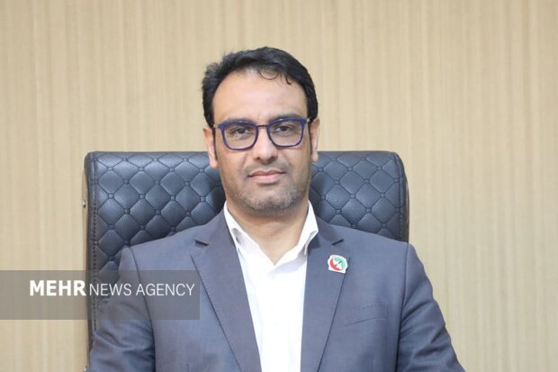 دیدار مدیرکل آموزش و پرورش خوزستان با خانواده دانش‌آموز شهید براتی