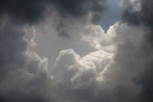 تداوم ارائه خدمات امدادی هلال‌احمر به متاثرین از حوادث جوی