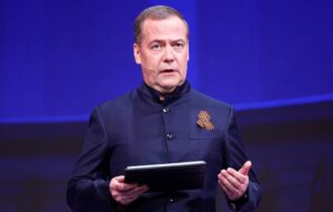 هجمه شدید مدودف به اجلاس سران اتحادیه اروپا درباره دارایی های روسیه