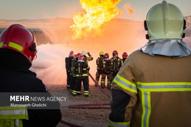 روز پر حادثه در آتش نشانی سمنان؛ ۴ حریق اطفا شد