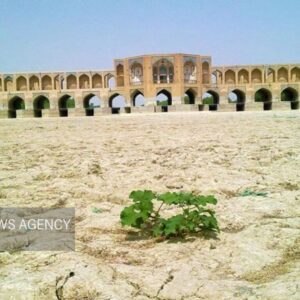 خاک‌های درجه‌یک حاشیه زاینده‌رود در حال نابودی‌اند