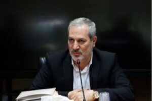 بحری زاده: کتاب‌های درسی حجیم و فرصت سوز هستند