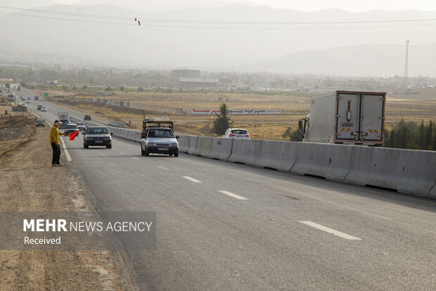 آزادراه کاشان-نطنز لغزنده است