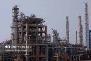 تصمیم‌گیری کارگروه وزارت نفت برای مدیریت خوراک پتروشیمی‌ها