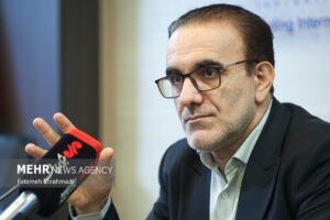 سهم پرداخت از جیب مردم باید به کمتر از ۳۰ درصد برسد