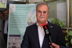 مقابله با هجوم آفت ملخ صحرایی به تجهیزات نوین نیاز دارد