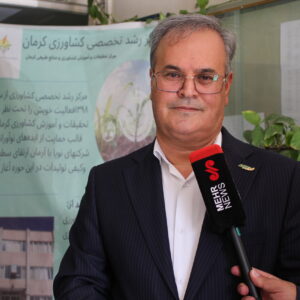 مقابله با هجوم آفت ملخ صحرایی به تجهیزات نوین نیاز دارد