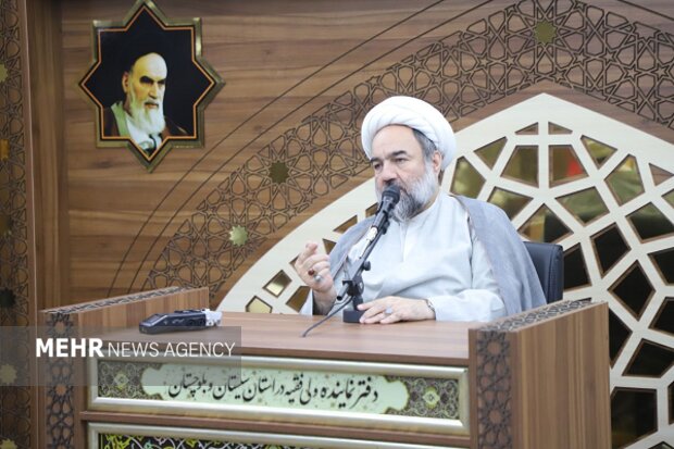 هشدار آیت الله محامی نسبت به عادی‌سازی گناه در فضای مجازی