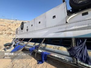 واژگونی اتوبوس در محور یاسوج-سمیرم؛ ۴ کشته و ۱۳ مصدوم