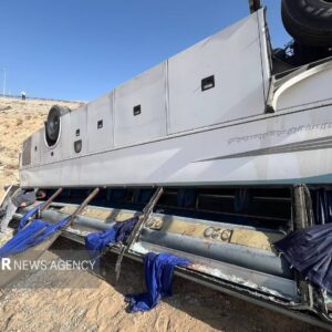 واژگونی اتوبوس در محور یاسوج-سمیرم؛ ۴ کشته و ۱۳ مصدوم