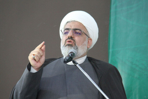 ولدان: شهید دستغیب ایمان را از محراب به متن جامعه آورد