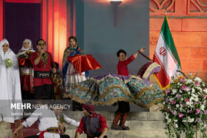 موفق: جشن بزرگ مادرانه در بجنورد برگزار می‌شود