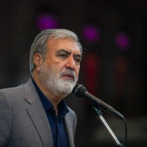 عزیزی: شهدا مظهر ایستادگی و عزت ملت ایران هستند