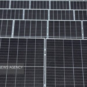 پنل‌های نیروگاه خورشیدی سرخه‌حصار بهینه‌سازی و توسعه می‌یابد