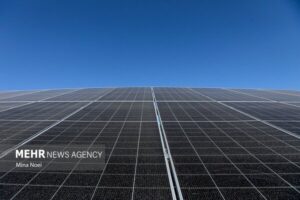 اعطای تسهیلات احداث نیروگاه‌های خورشیدی در فارس آغاز شد