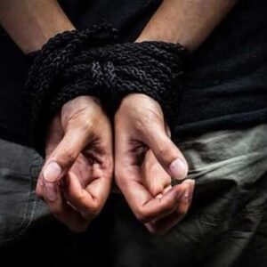 گروگان بشاگردی با پیگیری دادگستری جاسک آزاد شد