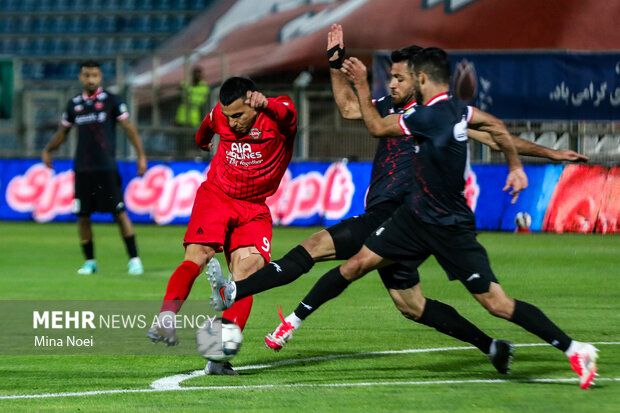 ترکیب احتمالی پرسپولیس و تراکتور/ تصمیم دو سرمربی خیلی عجیب نیست!