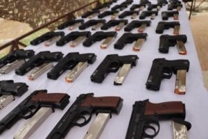 کشف ۱۵۰ قبضه اسلحه جنگی کلت خارجی در سیستان و بلوچستان